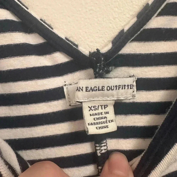 2 for $15 Women’s American Eagle Navy and White Stripe Open - Picture 4 of 5
